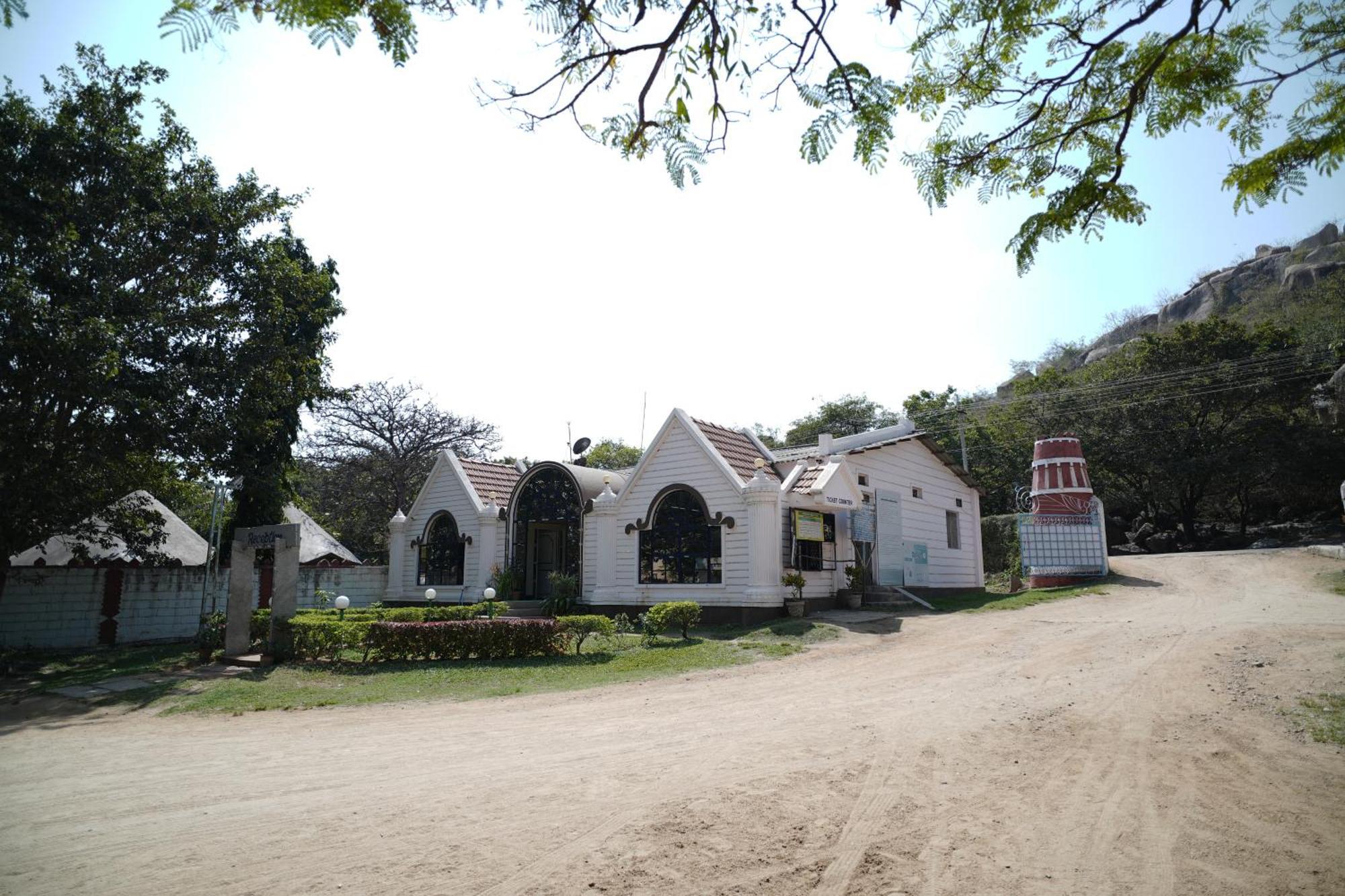 Kishkinda Heritage Resort Hampi Exterior photo